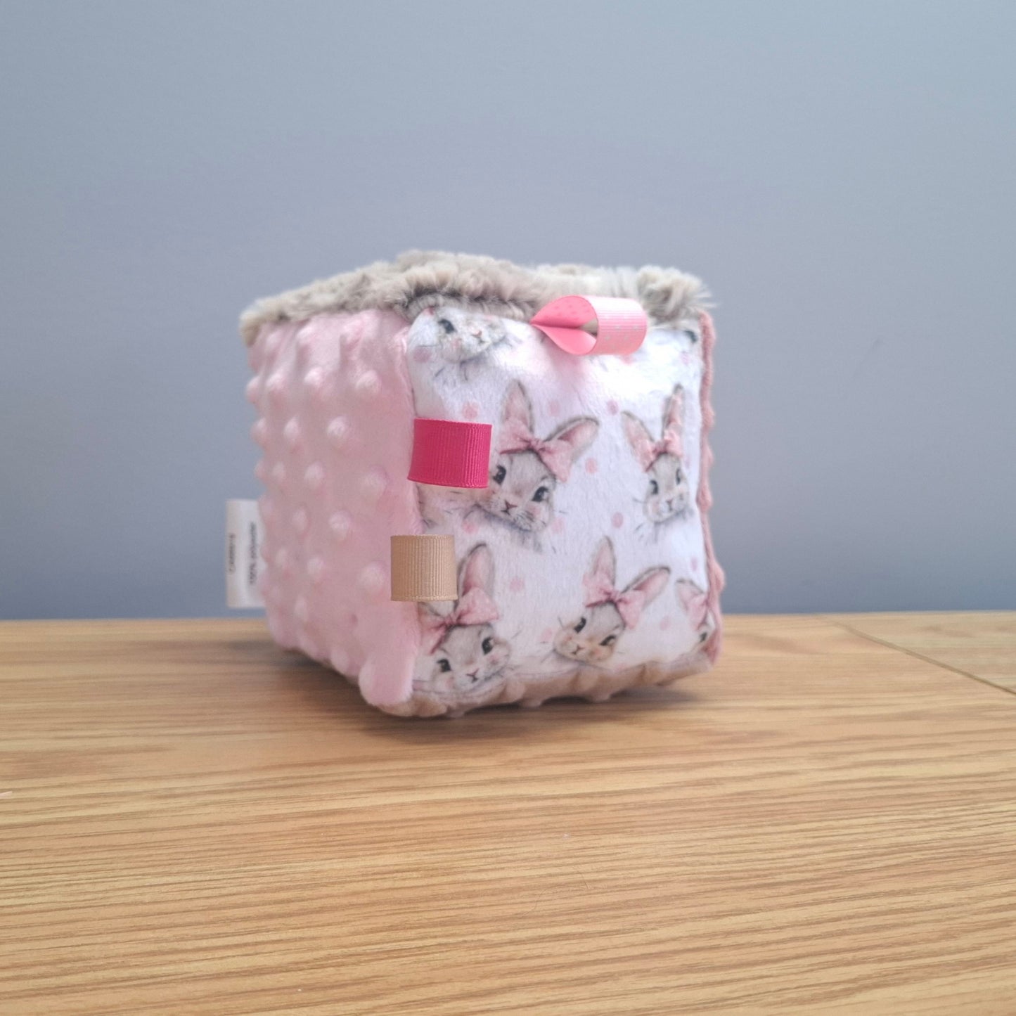 Cube Lapins à boucles à pois