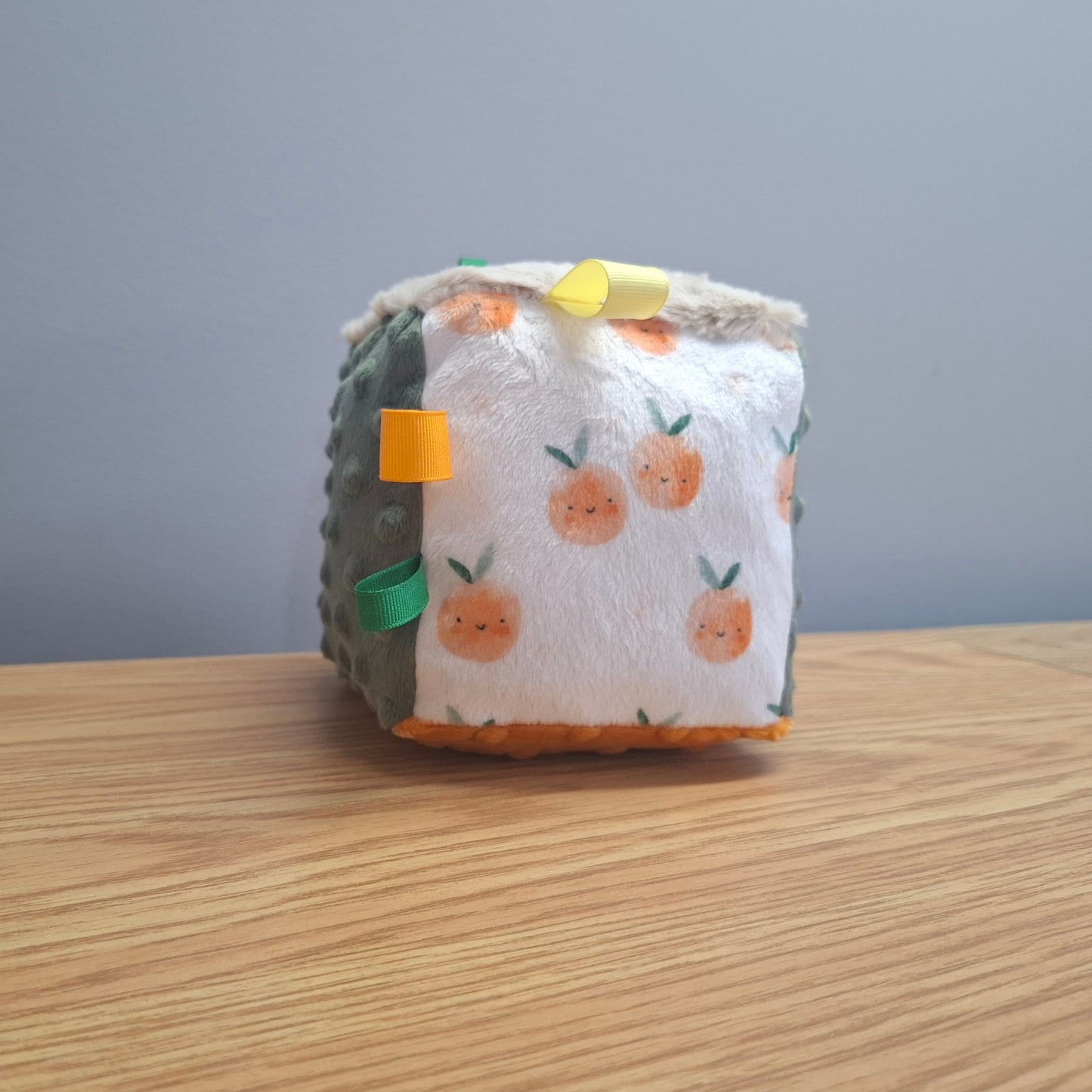 Cube Petits fruits orange