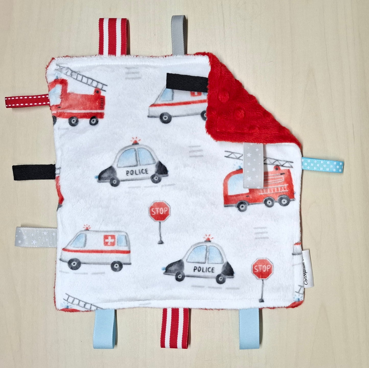 Craquante Ambulance, pompier et police