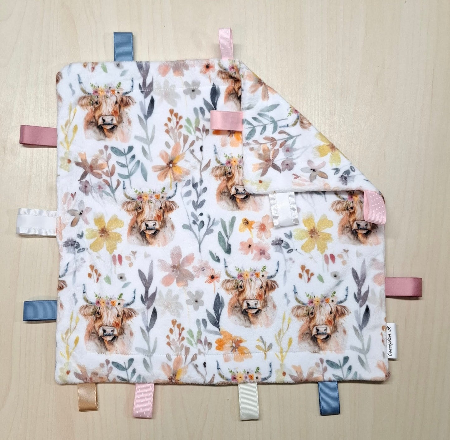 Grande Vaches highland et fleurs aquarelle
