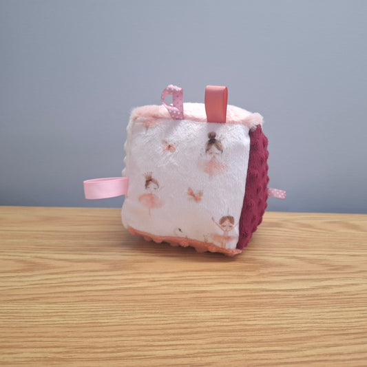 Cube Ballerine et papillons