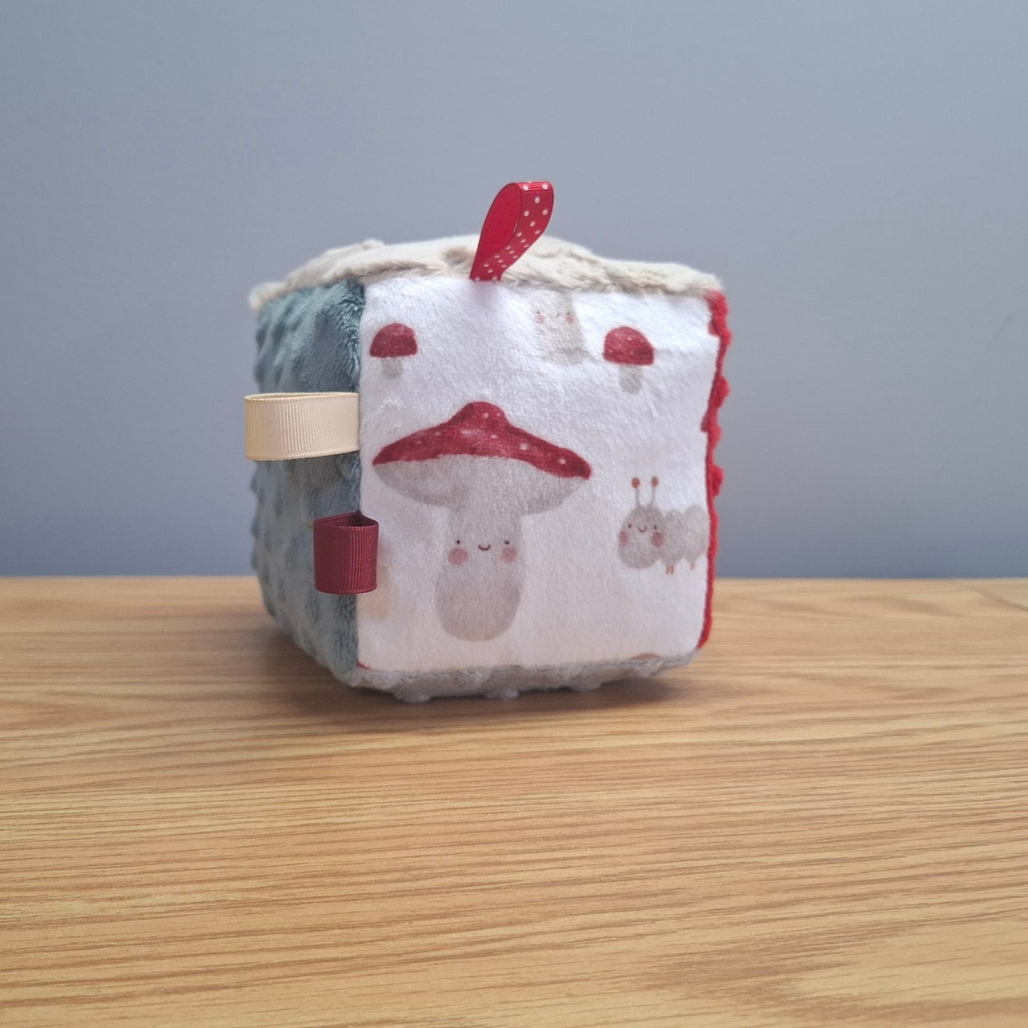 Cube Champignons souriants