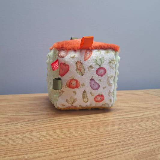 Cube Légumes souriant verts