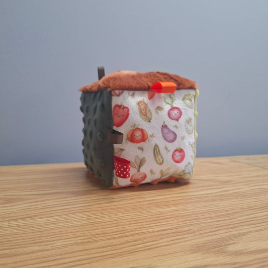 Cube Légumes souriant verts