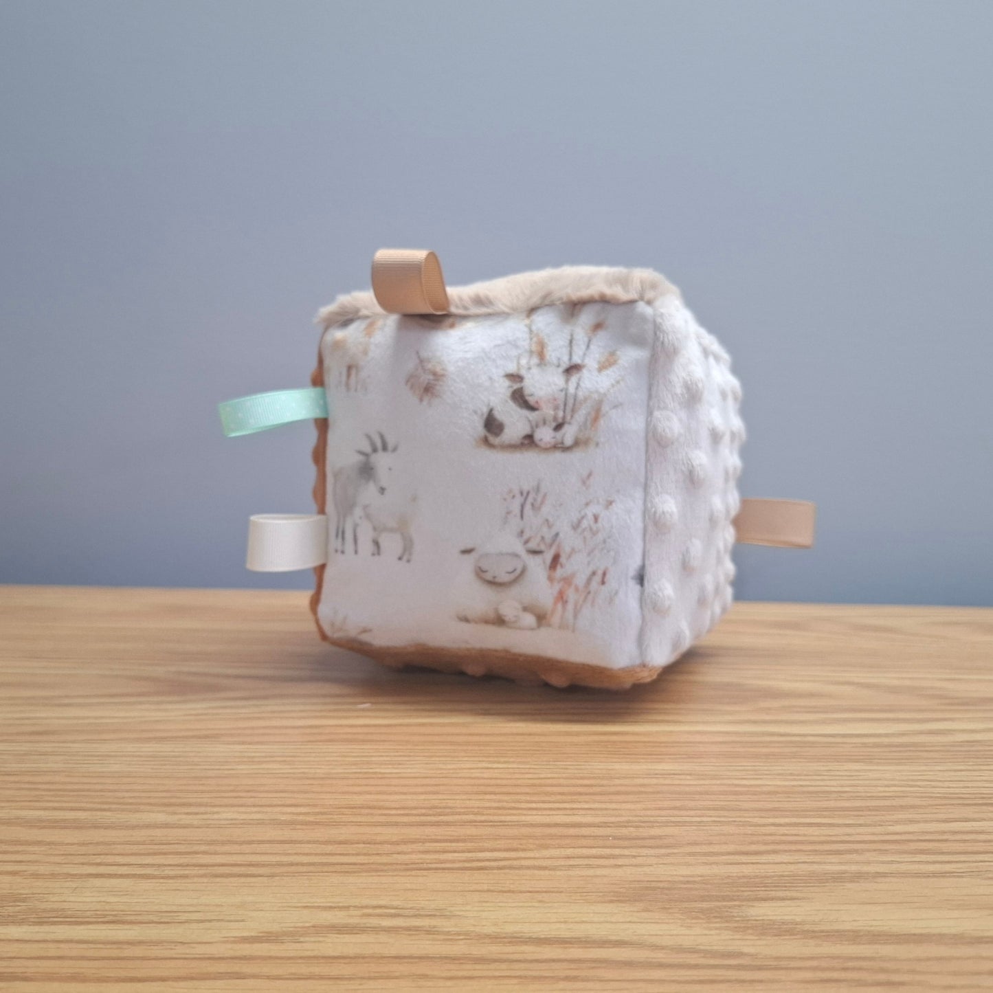 Cube Mamans et bébés à la ferme