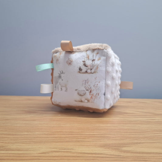 Cube Mamans et bébés à la ferme