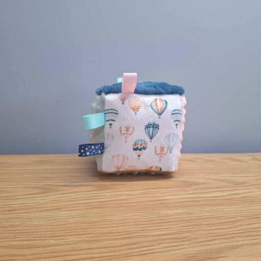 Cube Montgolfières dans les nuages rose