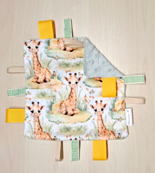 Mini La girafe au repos