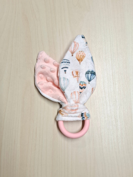 Oreille de lapin Montgolfières dans les nuages rose