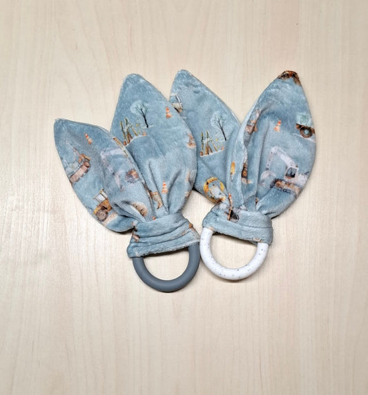Oreille de lapin Camion et tracteur en chantier de construction