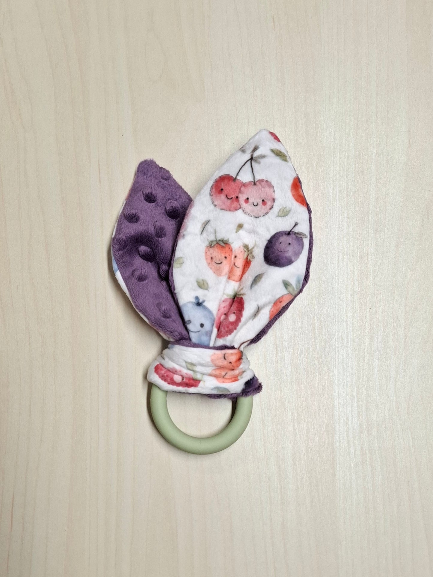 Oreille de lapin Petits fruits aquarelle
