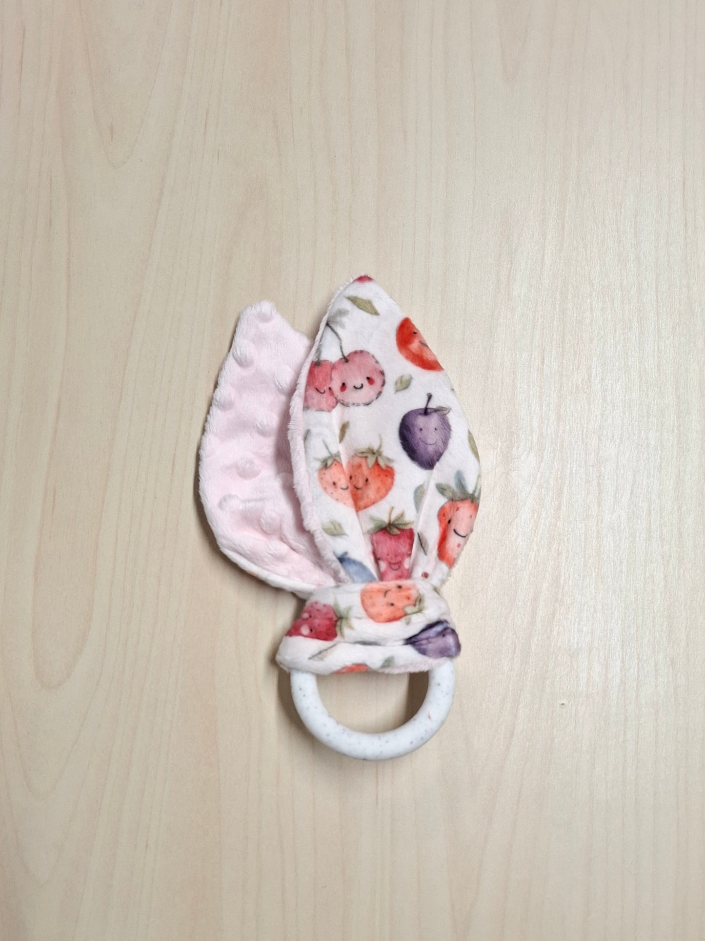 Oreille de lapin Petits fruits aquarelle