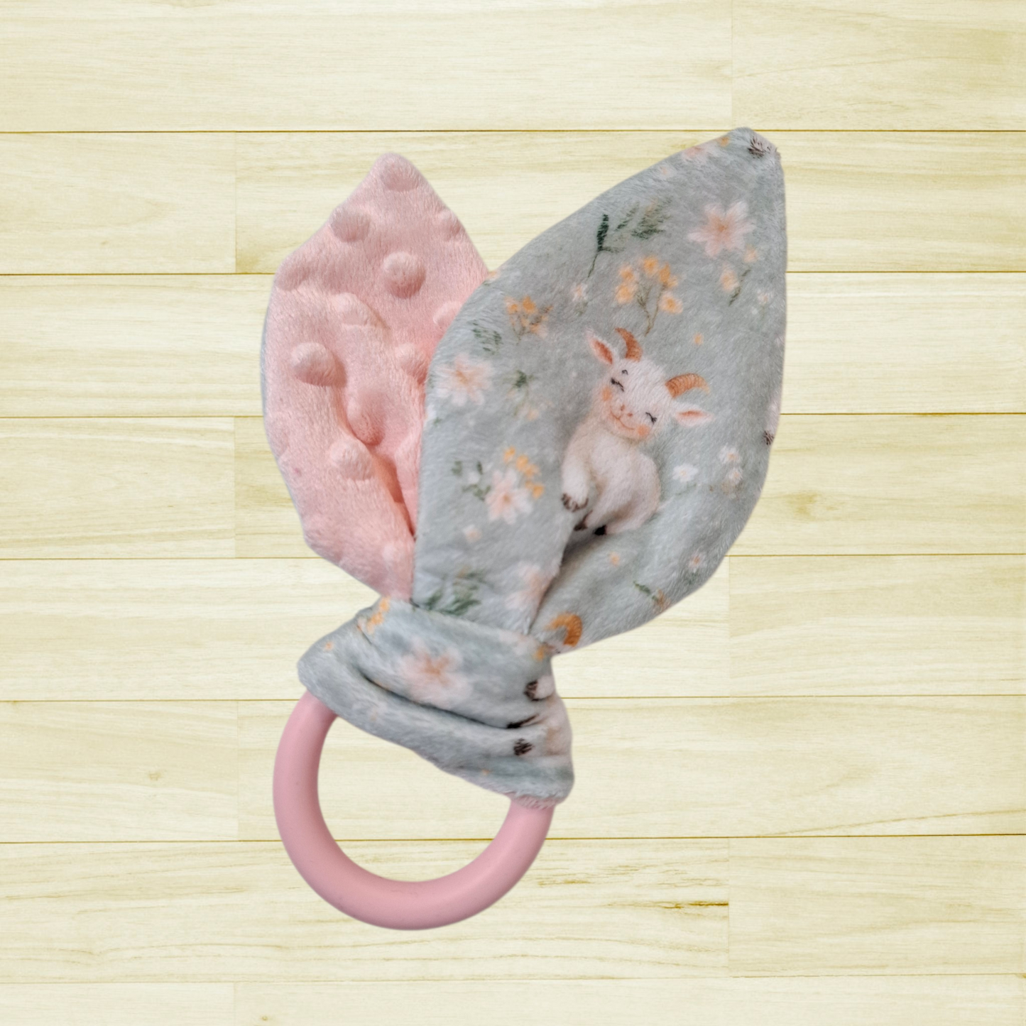 Oreille de lapin Chèvres et fleurs