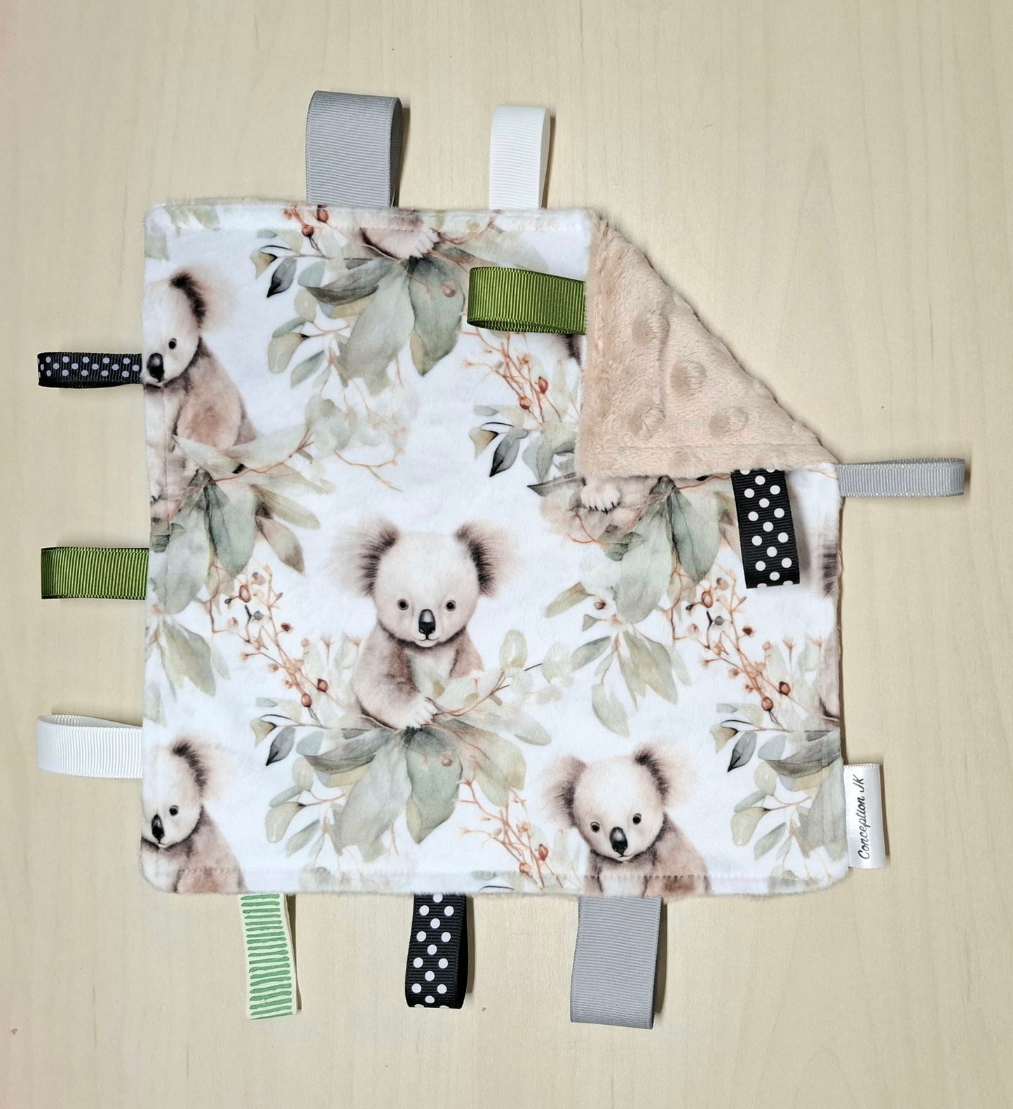 Craquante Koalas et feuillage vert