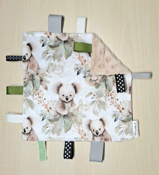 Craquante Koalas et feuillage vert