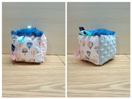 Cube Montgolfières dans les nuages rose